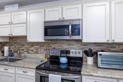 40 W 4th St #7, Patchogue, NY 11772 photo 7