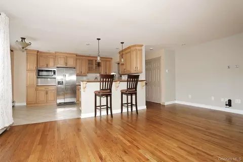 231 N Middletown Rd #H, Orangetown, NY 10965