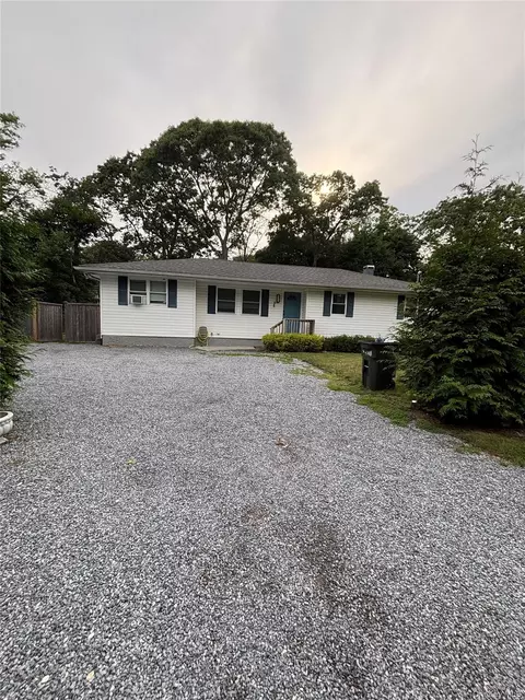 38 Vernon Ave, Mastic, NY 11950 photo 1