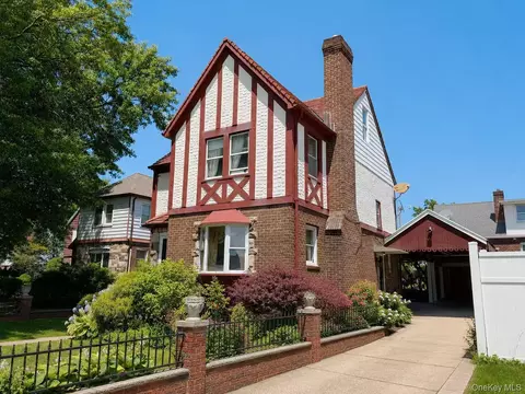 47-57 Utopia Pkwy, Flushing, NY 11358