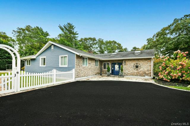 703 Lincoln Ave, Sayville, NY 11782