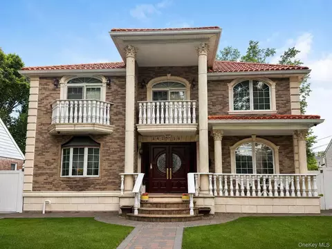 242-14 83rd Ave, New York, NY 11426