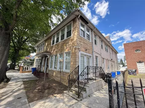 9469 Springfield Blvd, New York, NY 11428