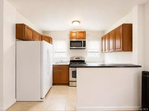 1291 Chisholm St, New York, NY 10459
