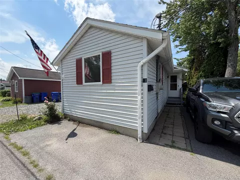 18 Cottage Ln, North Salem, NY 10560
