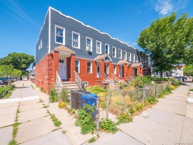 95-34 36-38-40 104 St, New York, NY 11416