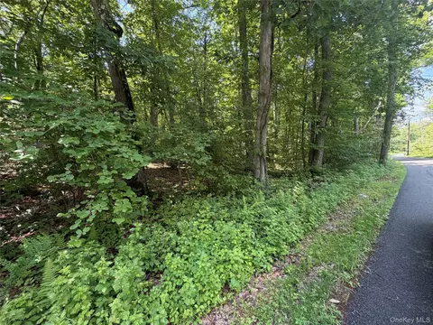 599 E Mountain Rd N, Philipstown, NY 10516