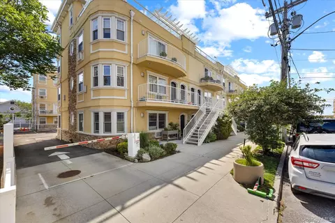 188 Beach 101st St #1B, Rockaway Park, NY 11694