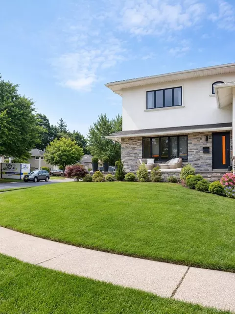 1396 Stephen Marc Ln, East Meadow, NY 11554