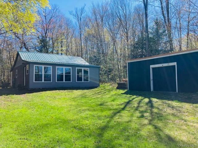 474 County Route 15, Lacona, NY 13083