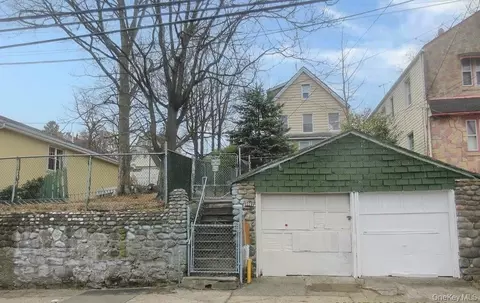 3963 Duryea Ave, New York, NY 10466