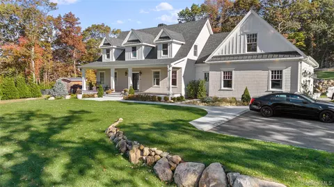 182 Farm Rd E, Wading River, NY 11792