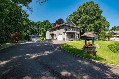 81 Manor Ln, Jamesport, NY 11947