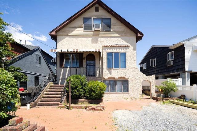 1036 California Pl N, Island Park, NY 11558