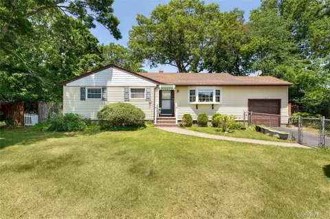 203 Hall St, Port Jefferson Station, NY 11776