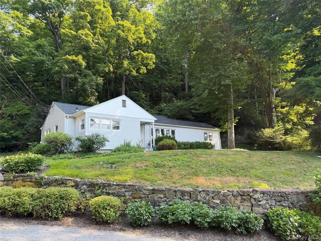 136 Pound Ridge Rd, Bedford, NY 10506