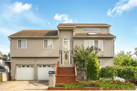 664 Arthur St, Baldwin, NY 11510