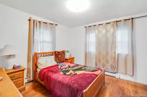 Bedroom - 287 Munsell Rd, Brookhaven, NY 11772 photo 1 of 4