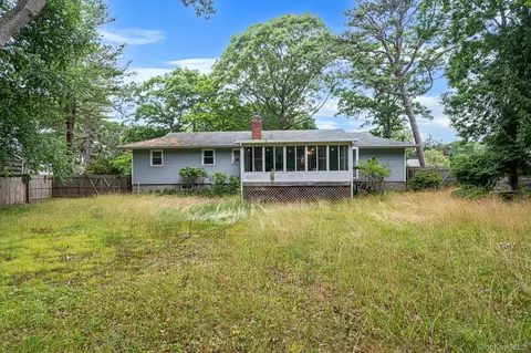 Exterior - 287 Munsell Rd, Brookhaven, NY 11772 photo 4 of 4