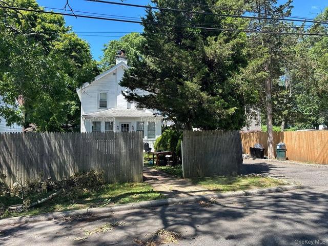 55 9th Ave, Huntington Station, NY 11746