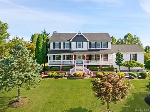 49 Cunningham Dr, La Grange, NY 12540