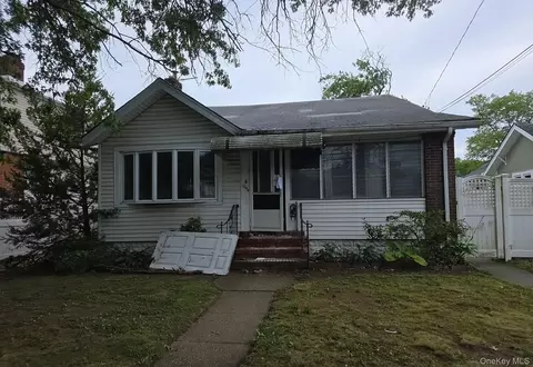 1844 Browning St, Baldwin, NY 11510