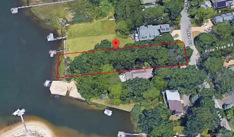 13 Lake Dr, Southampton, NY 11968