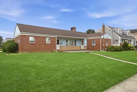 2726 Cypress Ave, East Meadow, NY 11554