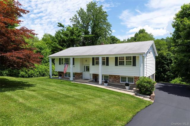 30 Ridgeview Ave, Mahopac, NY 10541