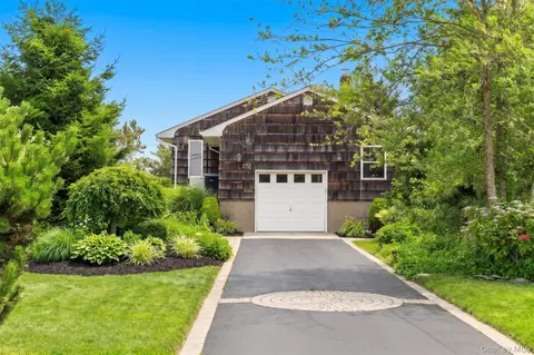 272 Grand Central Ave, Amityville, NY 11701