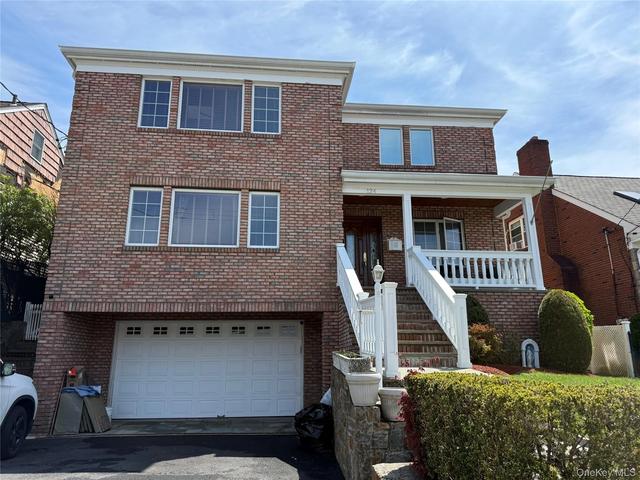 124 Lakeview Ave, Harrison, NY 10604