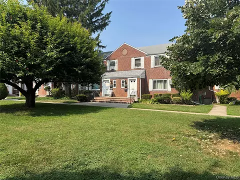 260-38 73 Ave #B1, Glen Oaks, NY 11004