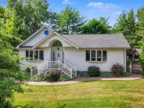 42 Highview Ave, Orangetown, NY 10962