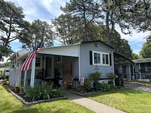 525158 Riverleigh Ave Riverleigh, Riverhead, NY 11901