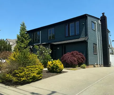 301 Merrick Ave, East Meadow, NY 11554