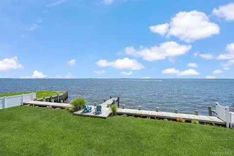 View/Area - 30 Milton Rd, Babylon, NY 11702 photo 4 of 10