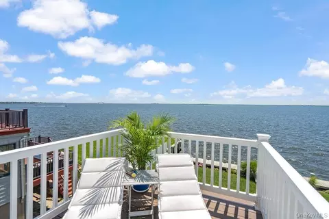 View/Area - 30 Milton Rd, Babylon, NY 11702 photo 3 of 10