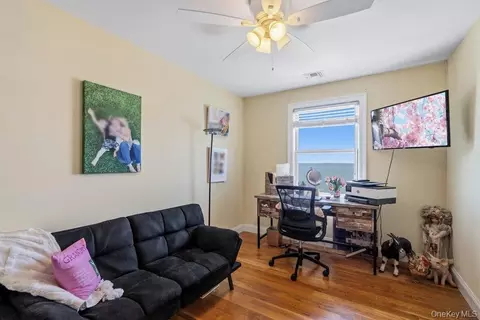 Bedroom - 30 Milton Rd, Babylon, NY 11702 photo 2 of 3