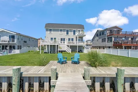 Exterior - 30 Milton Rd, Babylon, NY 11702 photo 4 of 4