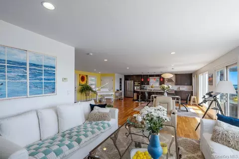 Living - 30 Milton Rd, Babylon, NY 11702 photo 2 of 3