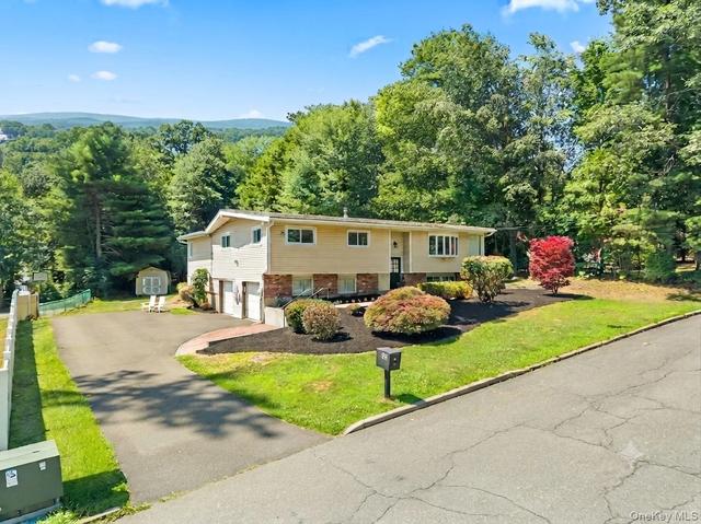 84 Deltic Rd, Clarkstown, NY 10956