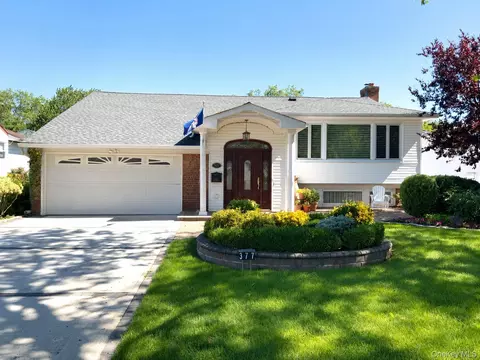 377 Old Courthouse Rd, North Hempstead, NY 11040