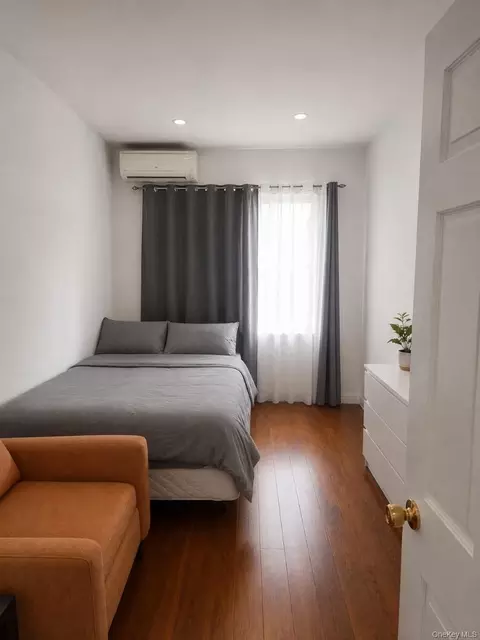 99-12 37th Ave, New York, NY 11368 photo 3