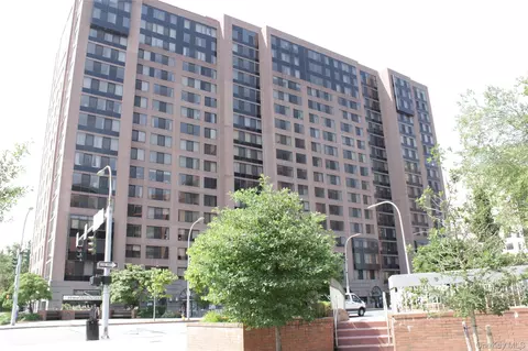 4 Martine Ave #611, White Plains, NY 10606