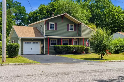 200 Walnut St, Walden, NY 12586