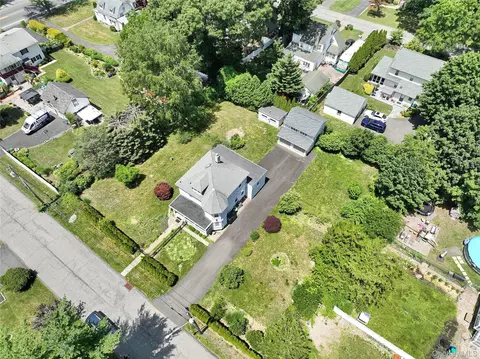 12 Pacific Ave, Clarkstown, NY 10954