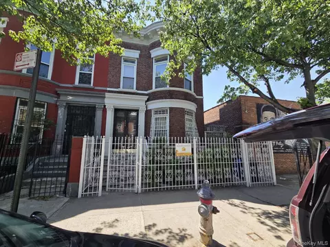 861 Manida St, New York, NY 10474