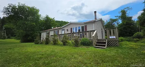 32 Meadow St #17B, Rockland, NY 12758