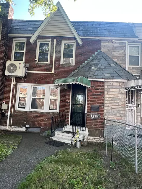 11438 198th St, New York, NY 11412