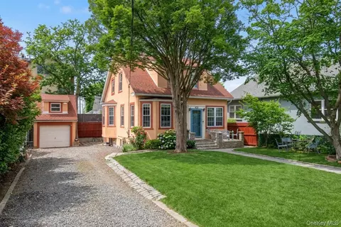469 Minnieford Ave, New York, NY 10464